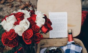 Attractive Gift Hampers to Surprise Your Loved Ones