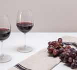 Top 9 Benefits of Drinking Red Wine