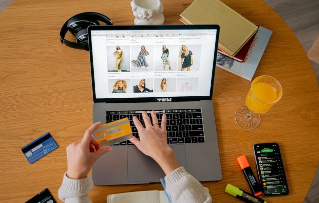 Top 10 Women's Online Clothing Stores to Shop From