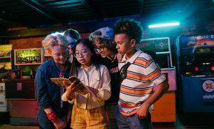 7 Popular Teenage Clothing Stores to Check Out Now