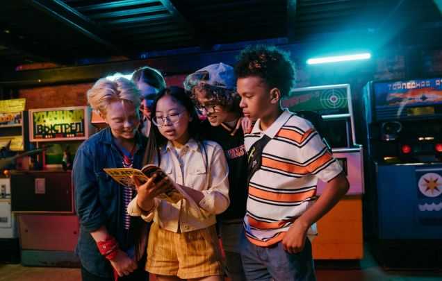 7 Popular Teenage Clothing Stores to Check Out Now